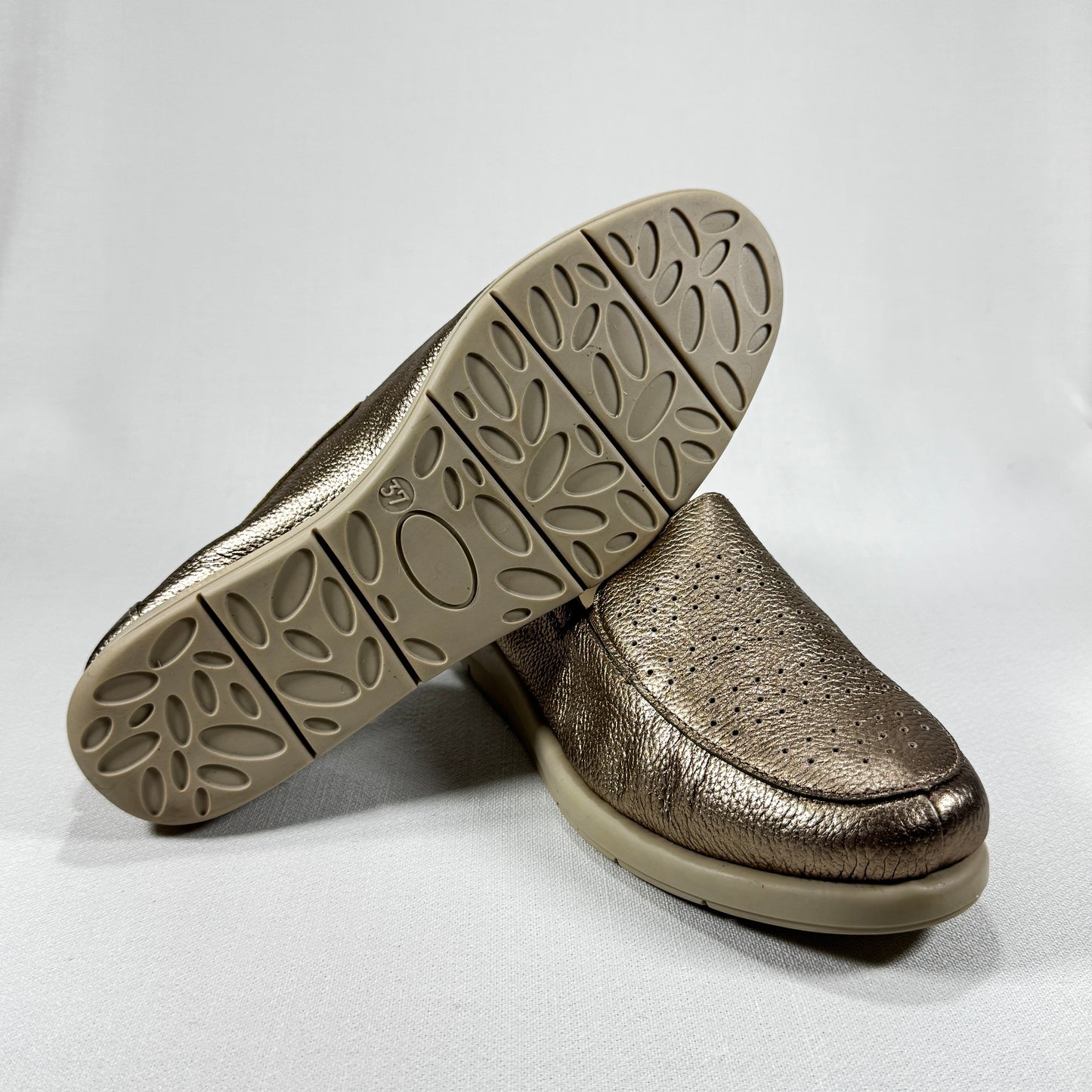 VICMART MOCASIN GOLD 740-10