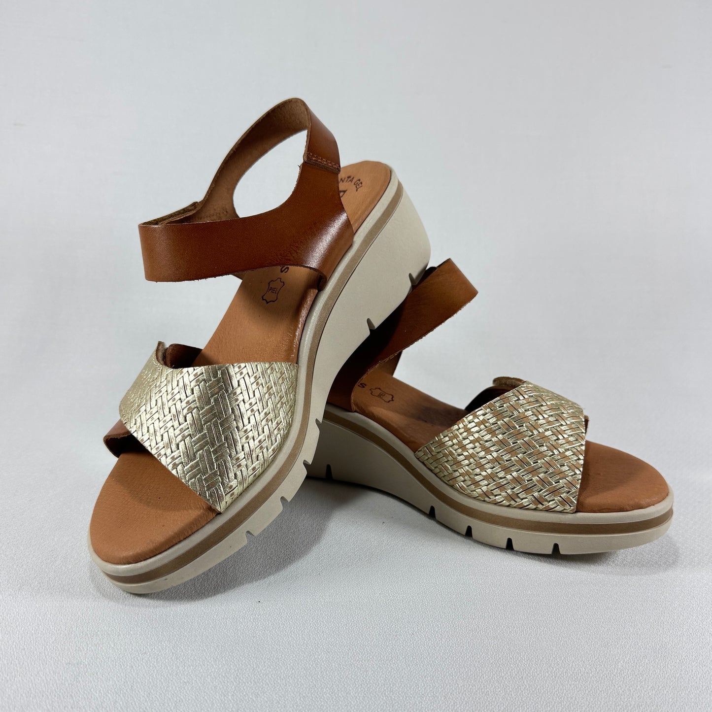SANDALIA CUÑA AVELLANA CORFU ORO EVA FRUTOS 6410