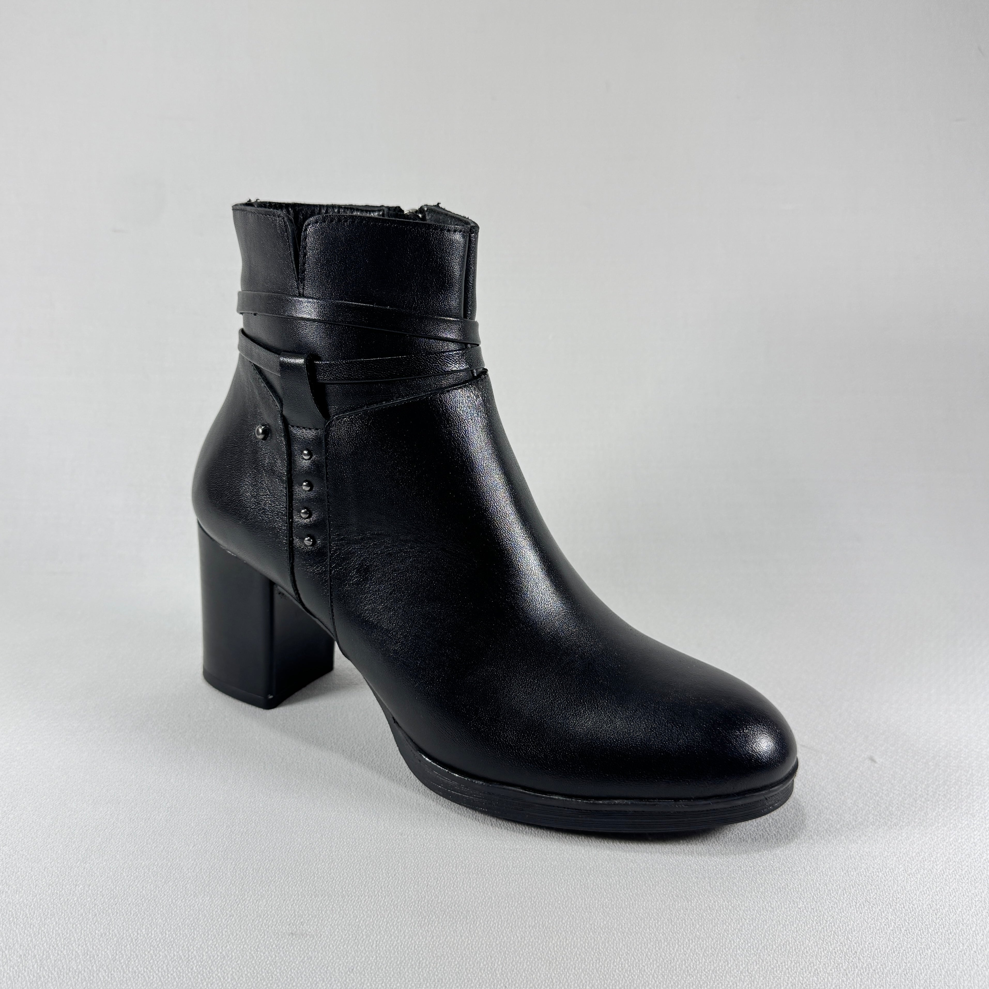 48+ HOURS BOTIN TACÓN PIEL NEGRO