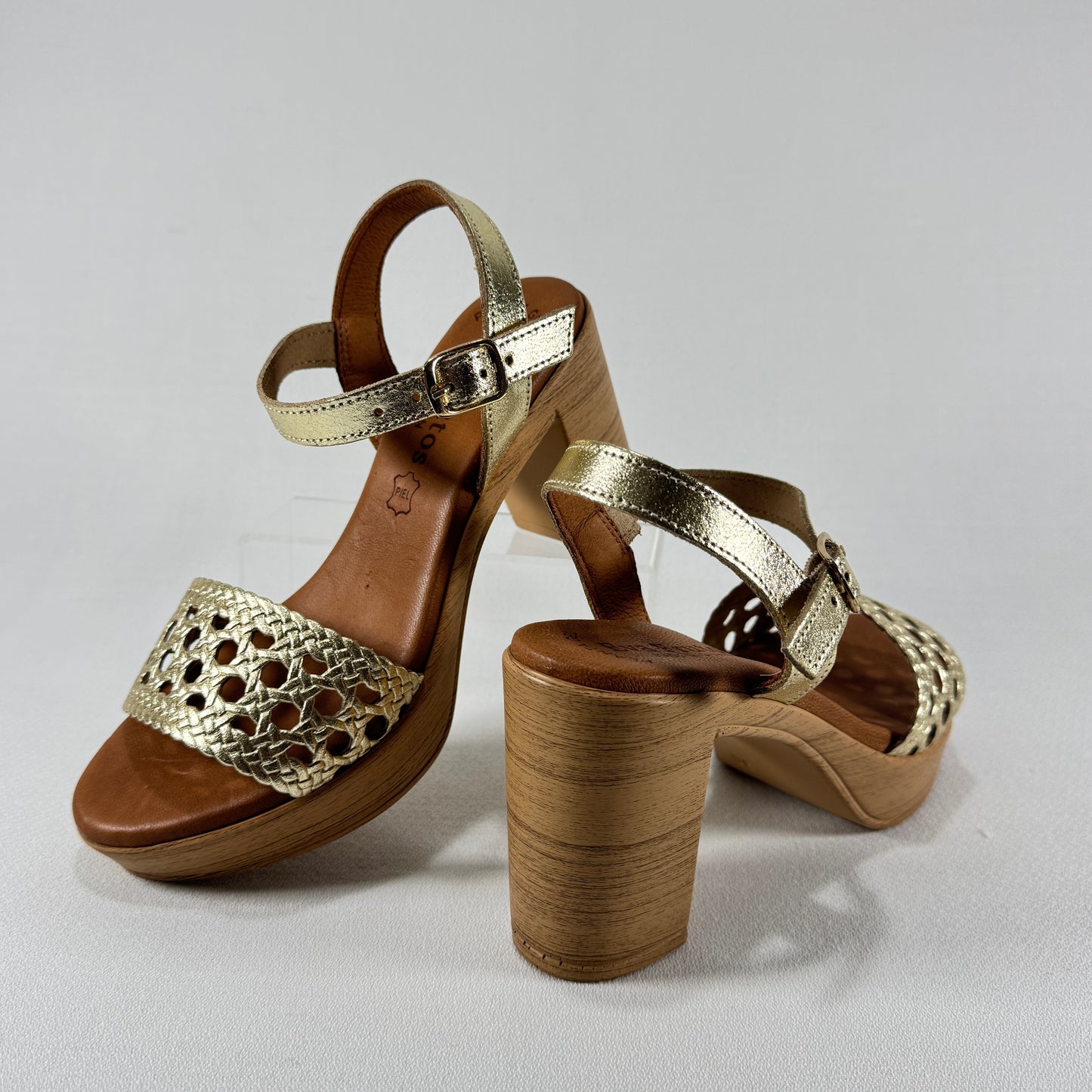 SANDALIA DE TACÓN EVA FRUTOS ORO CANGU 6889