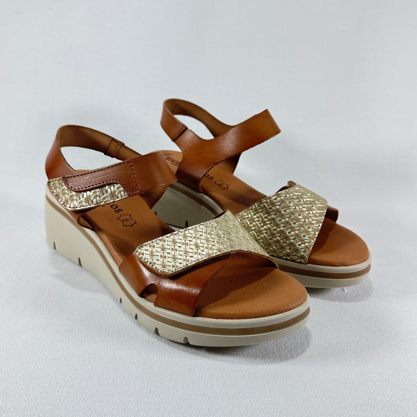 SANDALIA CUÑA AVELLANA CORFU ORO EVA FRUTOS 6410