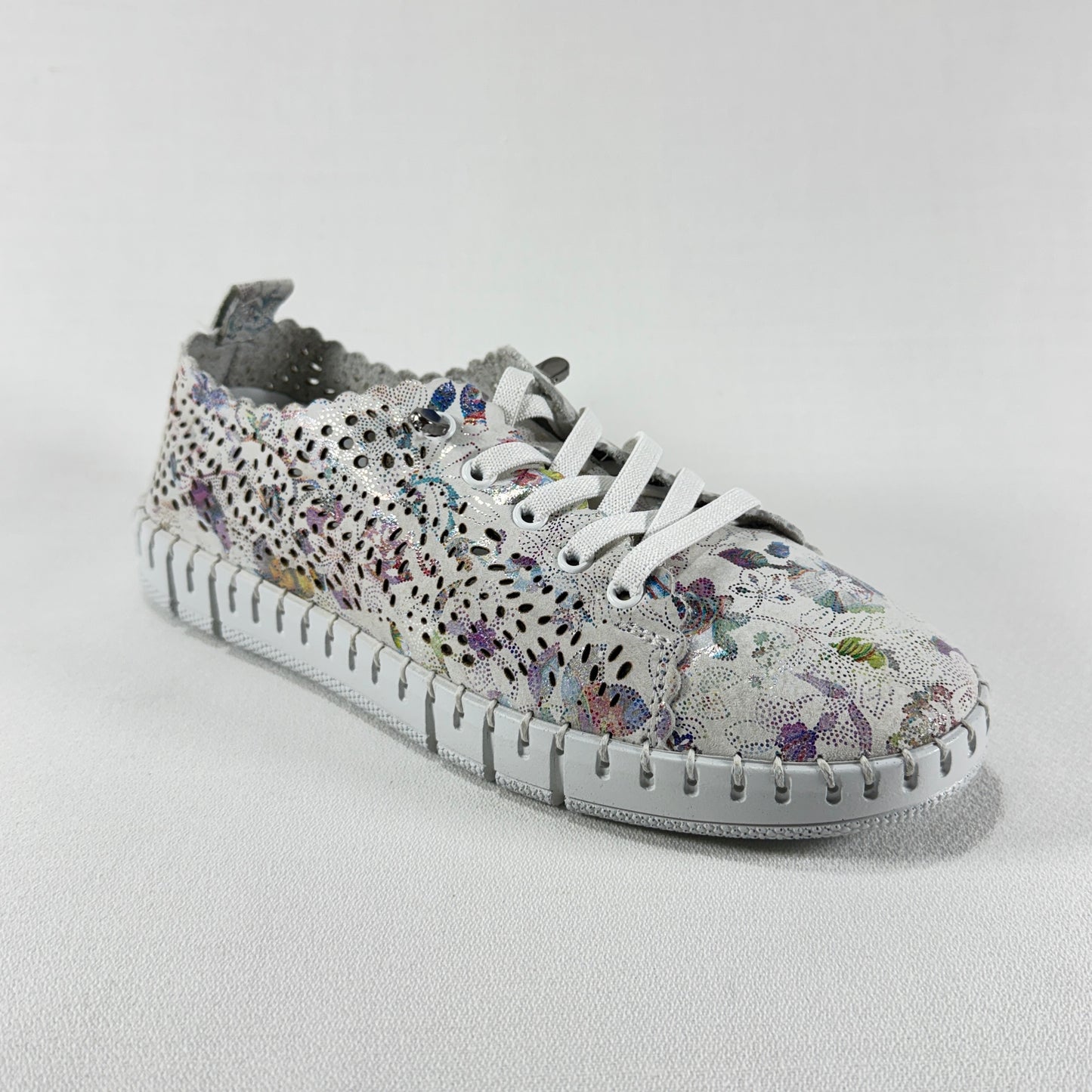 ZAPATOS CASUAL MANLISA S520-500 WHITE FLOWERS