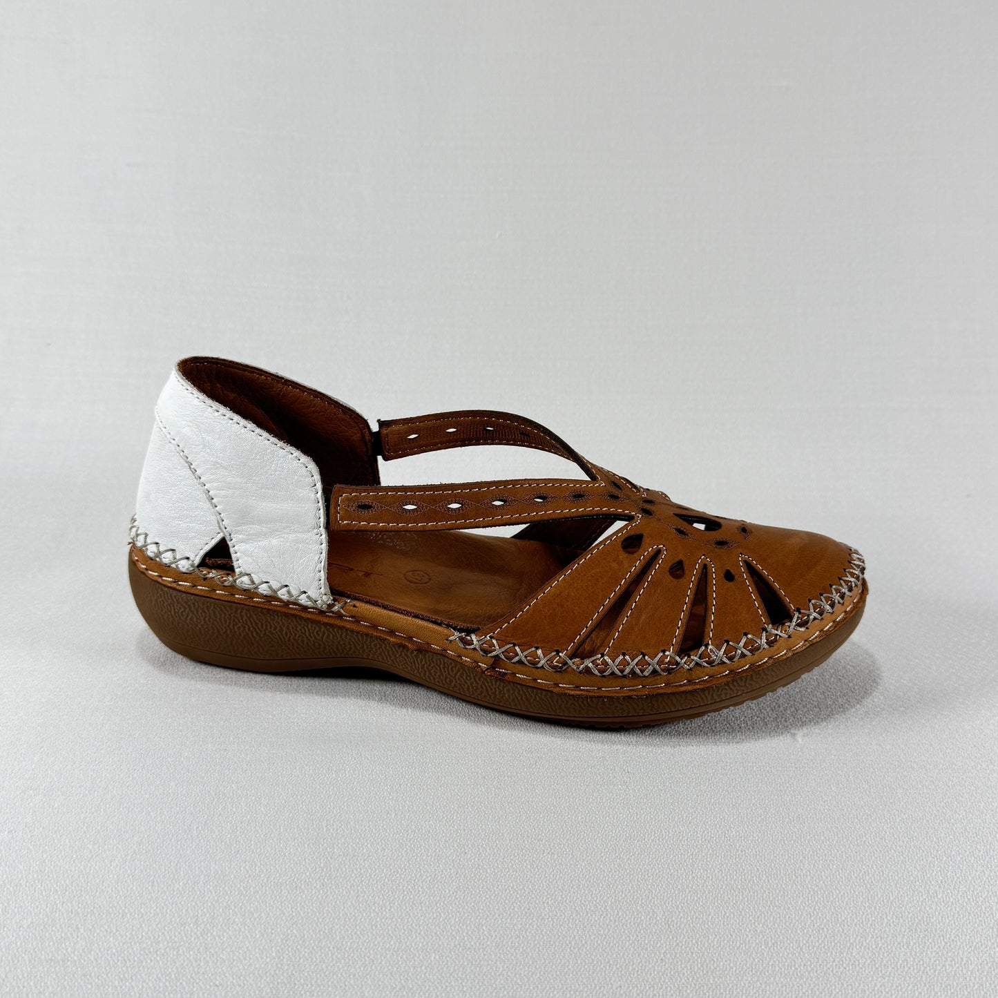 SANDALIA CERRADA VICMART CUERO 379-22