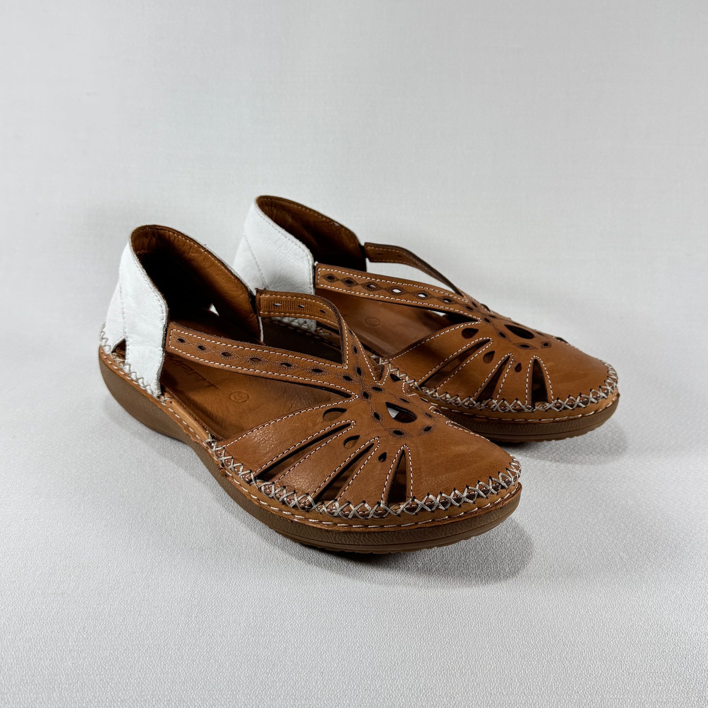 SANDALIA CERRADA VICMART CUERO 379-22