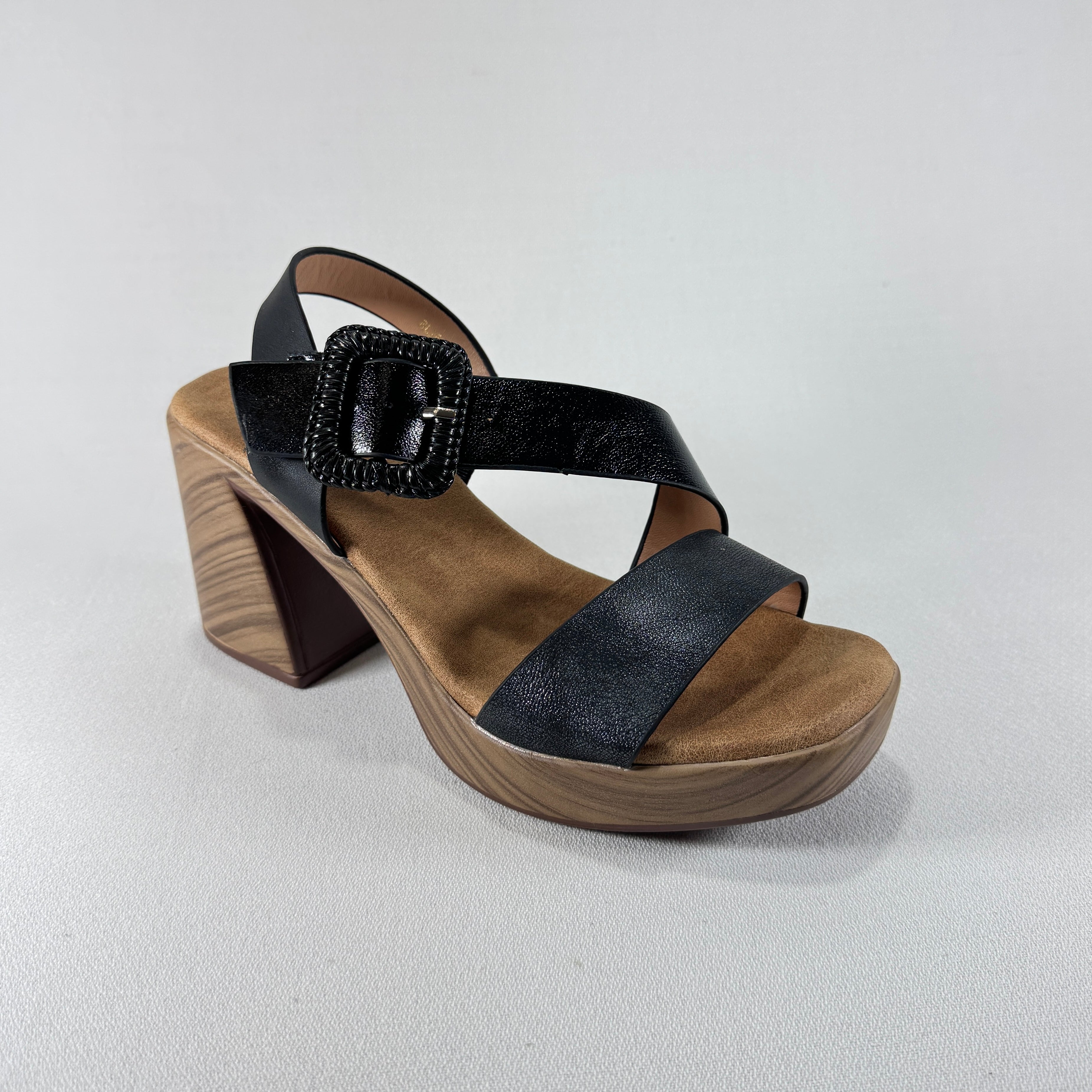 SANDALIA TACON NEGRO HEBILLA DAVINIA BL2620-4
