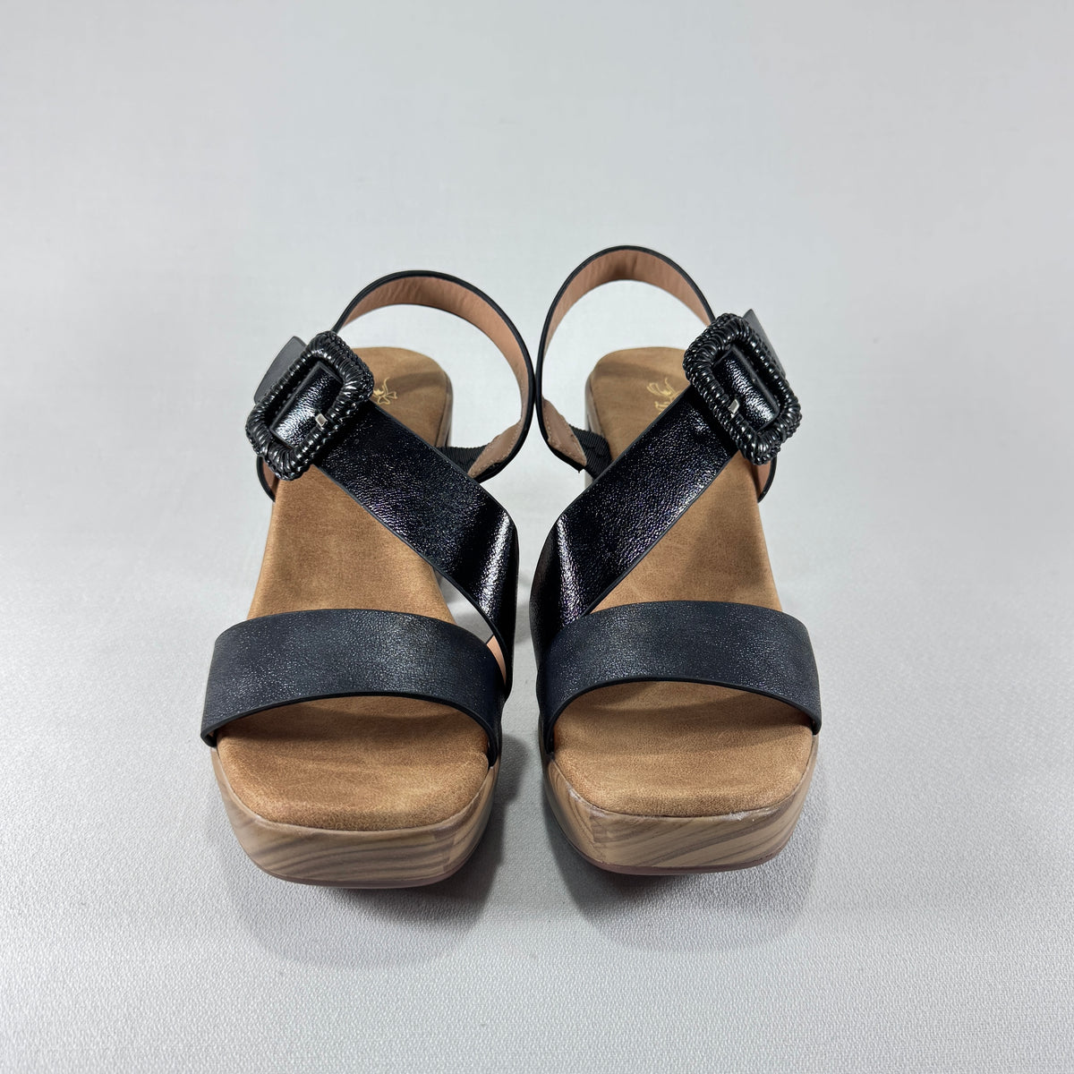 SANDALIA TACON NEGRO HEBILLA DAVINIA BL2620-4